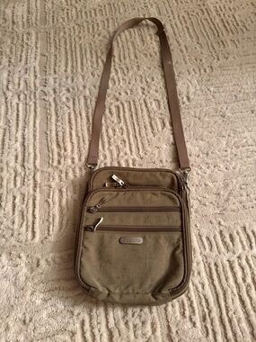 Baggallini Crossbody Bag Taupe Nylon Multi Pocket Travel  Organizer Purse
